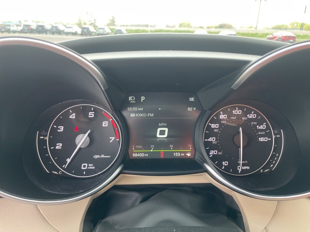 Used 2018 Alfa Romeo Giulia Ti w/ Quick Order Package 22Z Lusso image 27