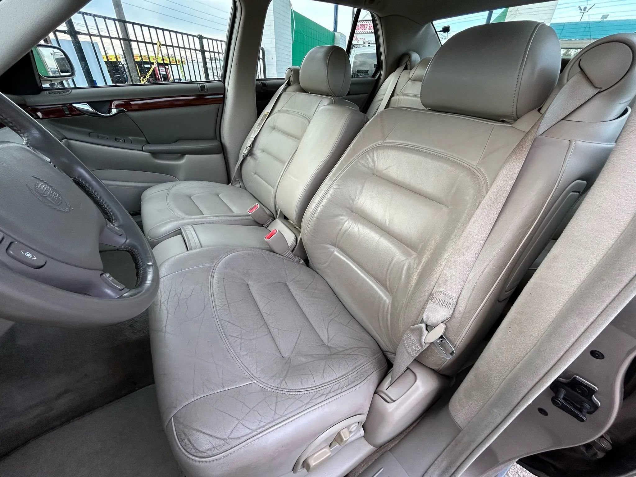 Used 2000 Cadillac De Ville Sedan w/ Comfort/Convenience Pkg FWD image 9