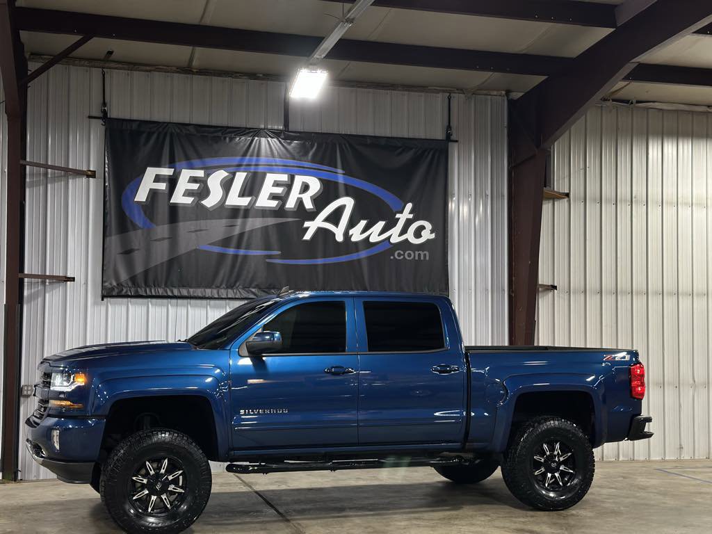 Used 2018 Chevrolet Silverado 1500 LT w/ All Star Edition image 9