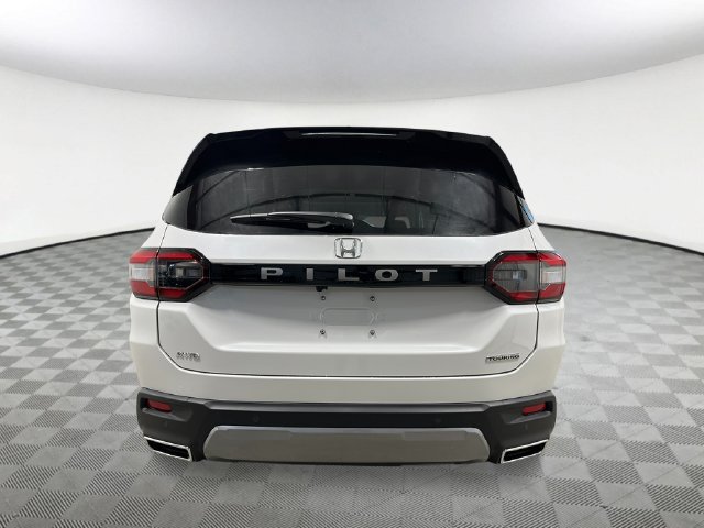 New 2026 Honda Pilot Touring image 5