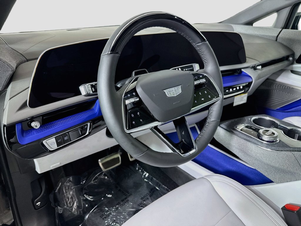 Certified 2025 Cadillac Optiq Sport 1 AWD/4WD image 9
