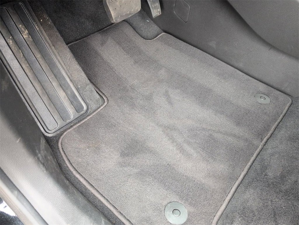 Used 2023 Chevrolet Traverse Premier image 36