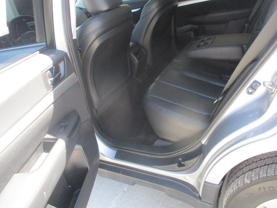 Used 2012 Subaru Outback 2.5i Premium w/ All-Weather Pkg AWD/4WD image 22
