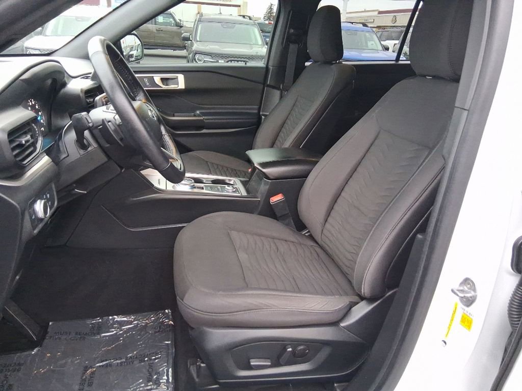 Used 2020 Ford Explorer XLT image 10
