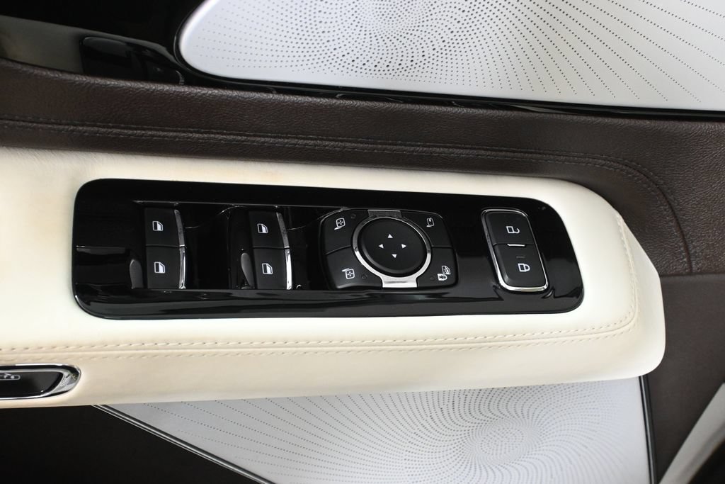 Used 2024 Lincoln Aviator Black Label AWD/4WD image 27