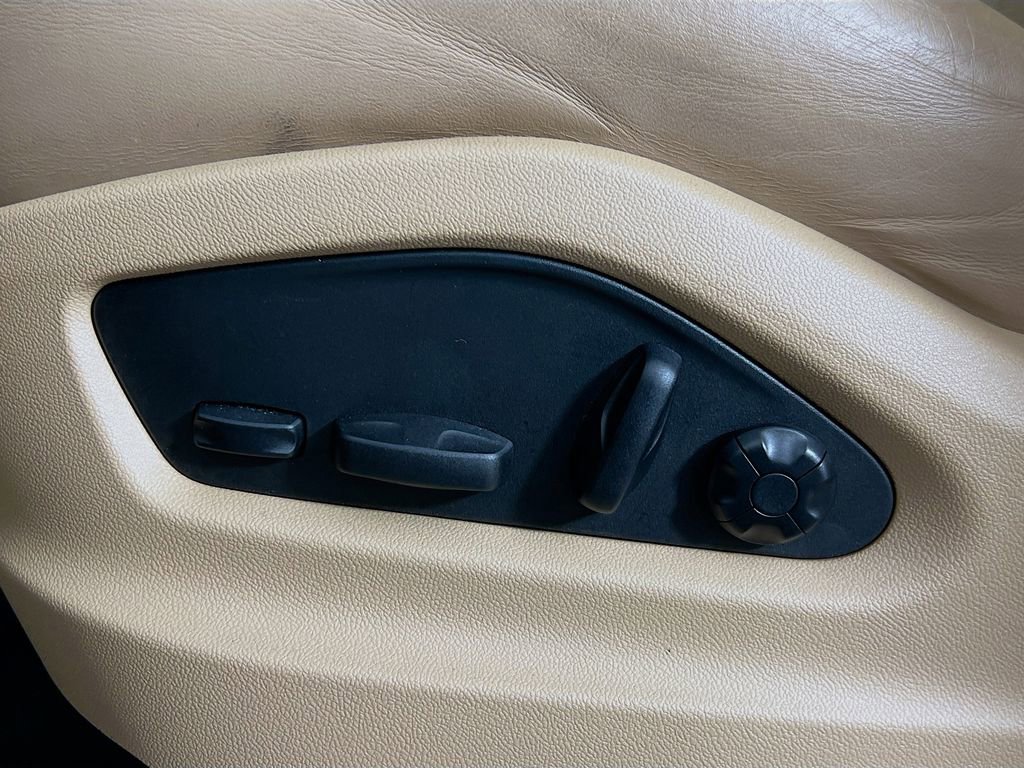 Certified 2023 Porsche Cayenne Platinum Edition image 22