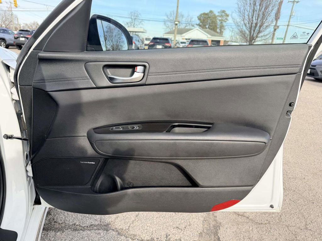 Used 2018 Kia Optima SX w/ Technology Package image 10