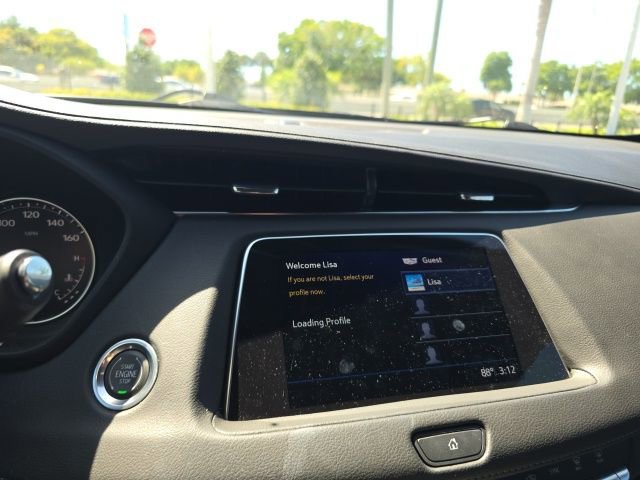 Used 2023 Cadillac XT4 Premium Luxury image 10