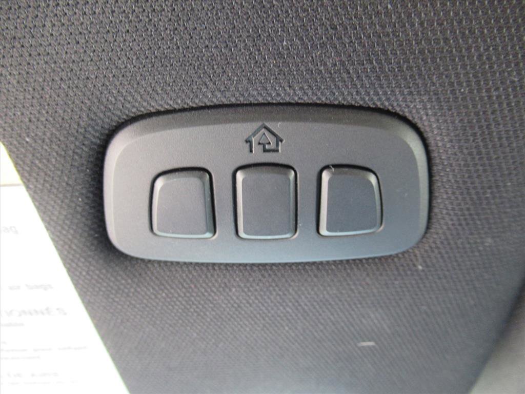 Used 2020 Ford Explorer Limited image 28