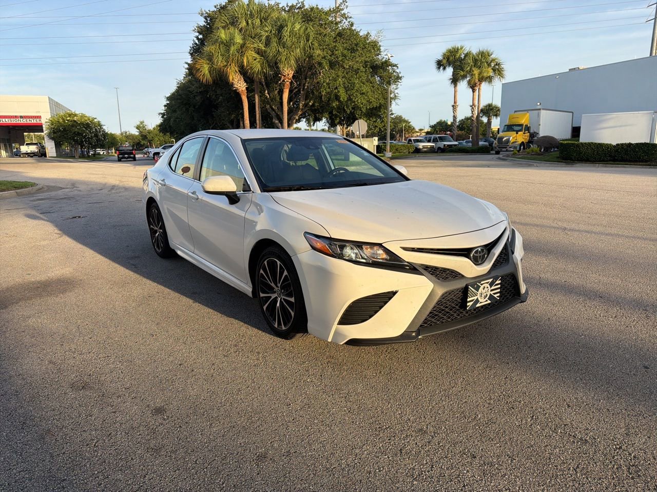Used 2020 Toyota Camry SE FWD image 7