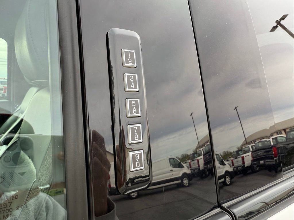 Used 2023 Ford F150 Lightning Lariat image 11