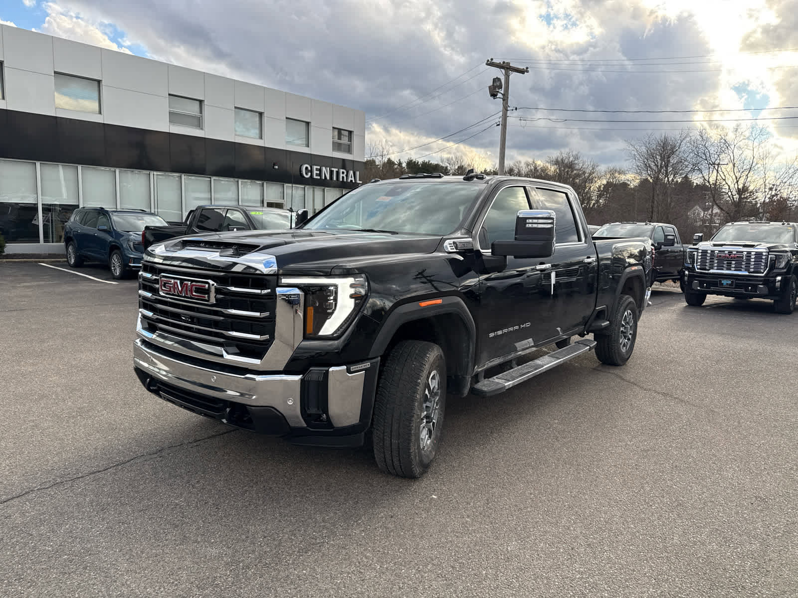 New 2026 GMC Sierra 2500 SLT w/ SLT Premium Package image 3