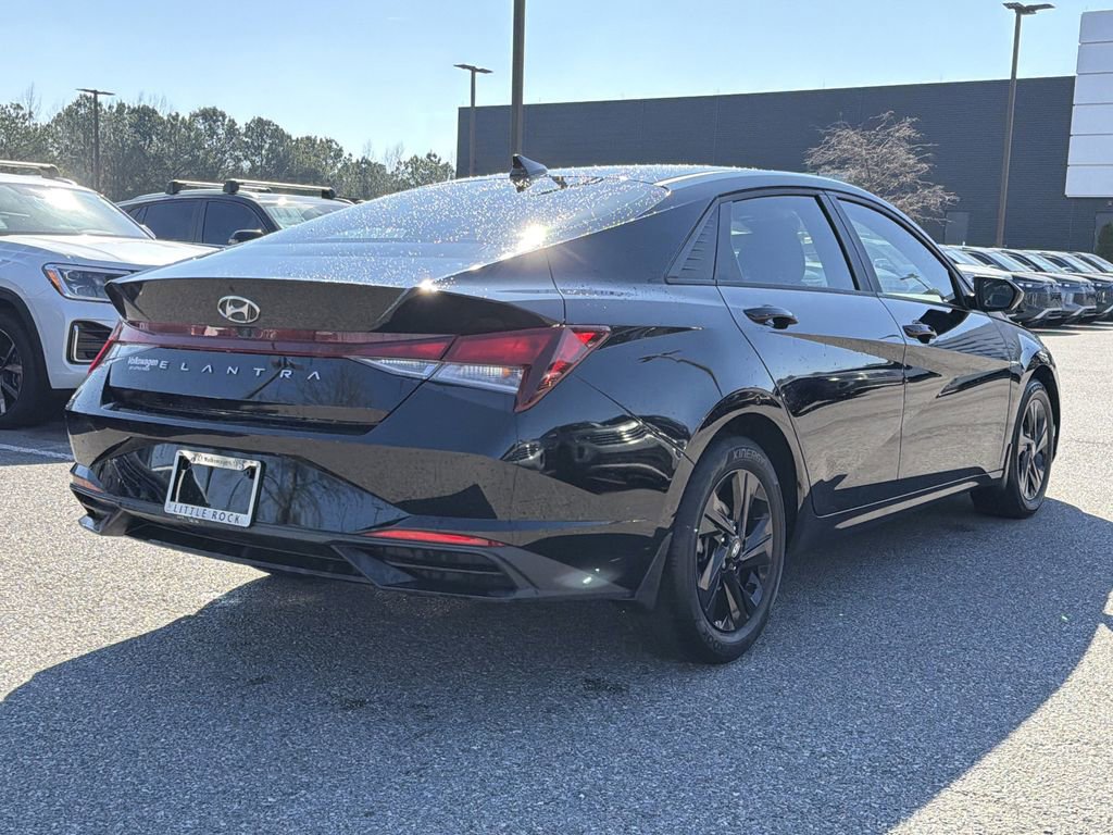 Used 2023 Hyundai Elantra SEL image 5