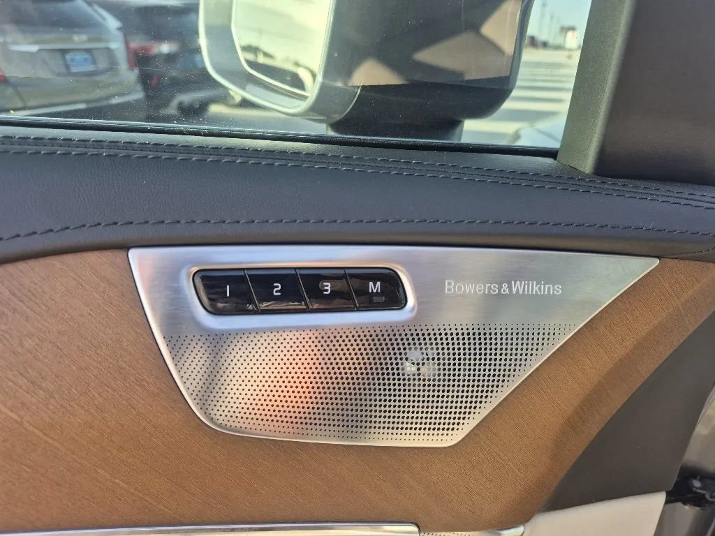Used 2016 Volvo XC90 T8 Inscription w/ Vision Package AWD/4WD image 15