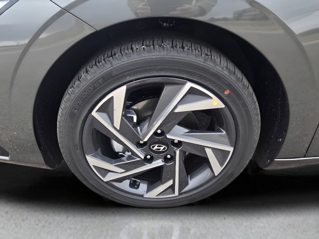 New 2026 Hyundai Elantra Limited FWD image 9
