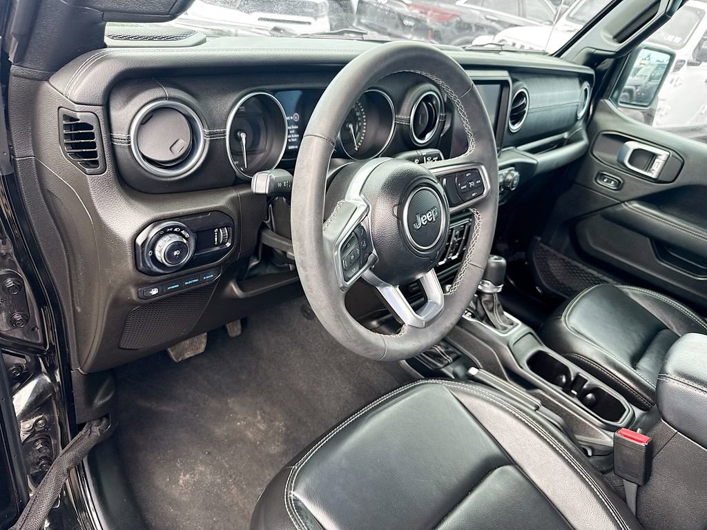 Used 2023 Jeep Wrangler Unlimited Sahara AWD/4WD image 10