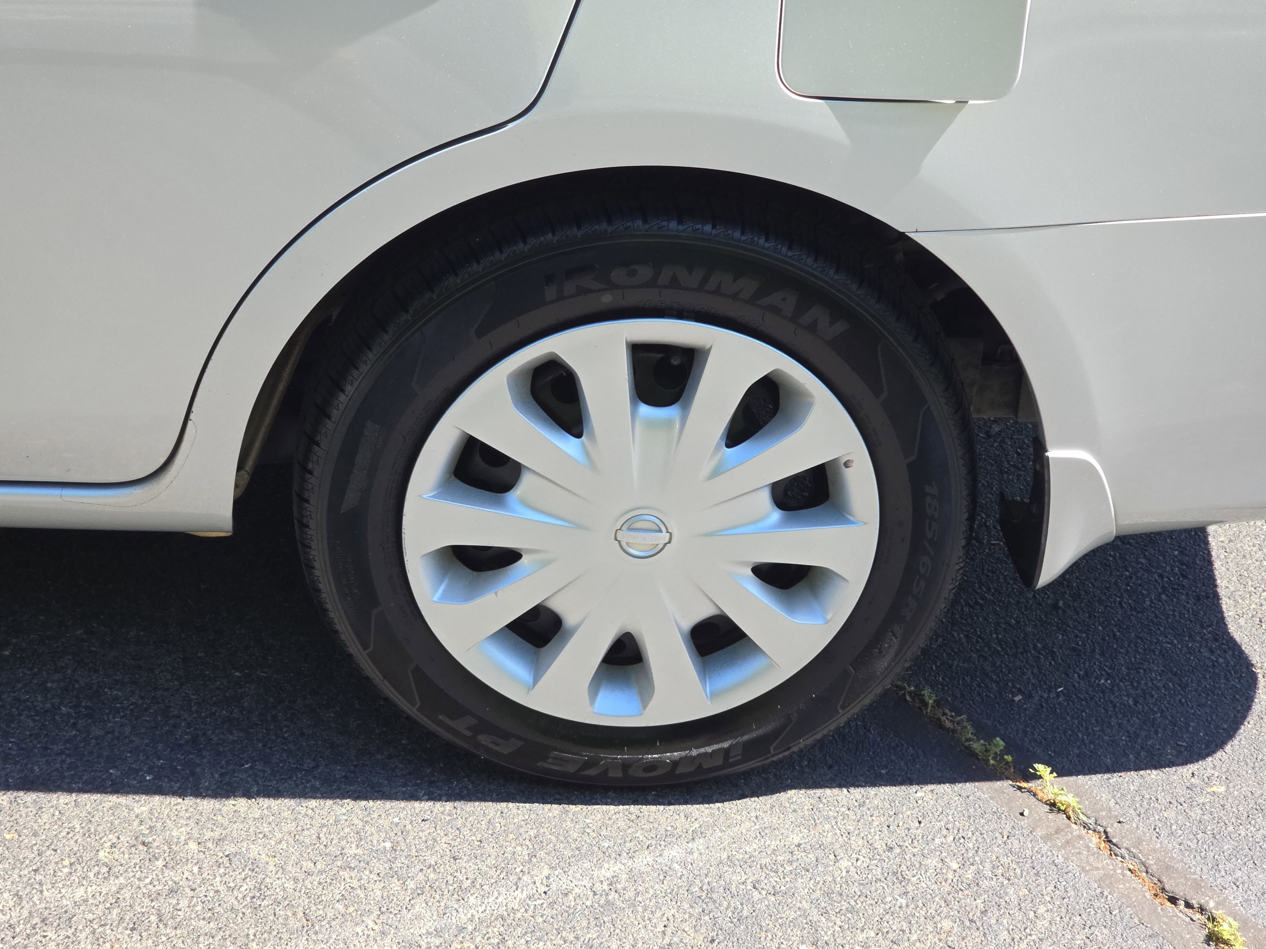 Used 2016 Nissan Versa SV FWD image 29