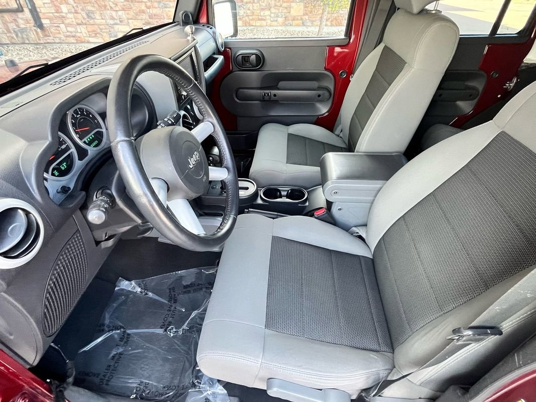 Used 2010 Jeep Wrangler Unlimited Sahara w/ Dual Top Group image 10