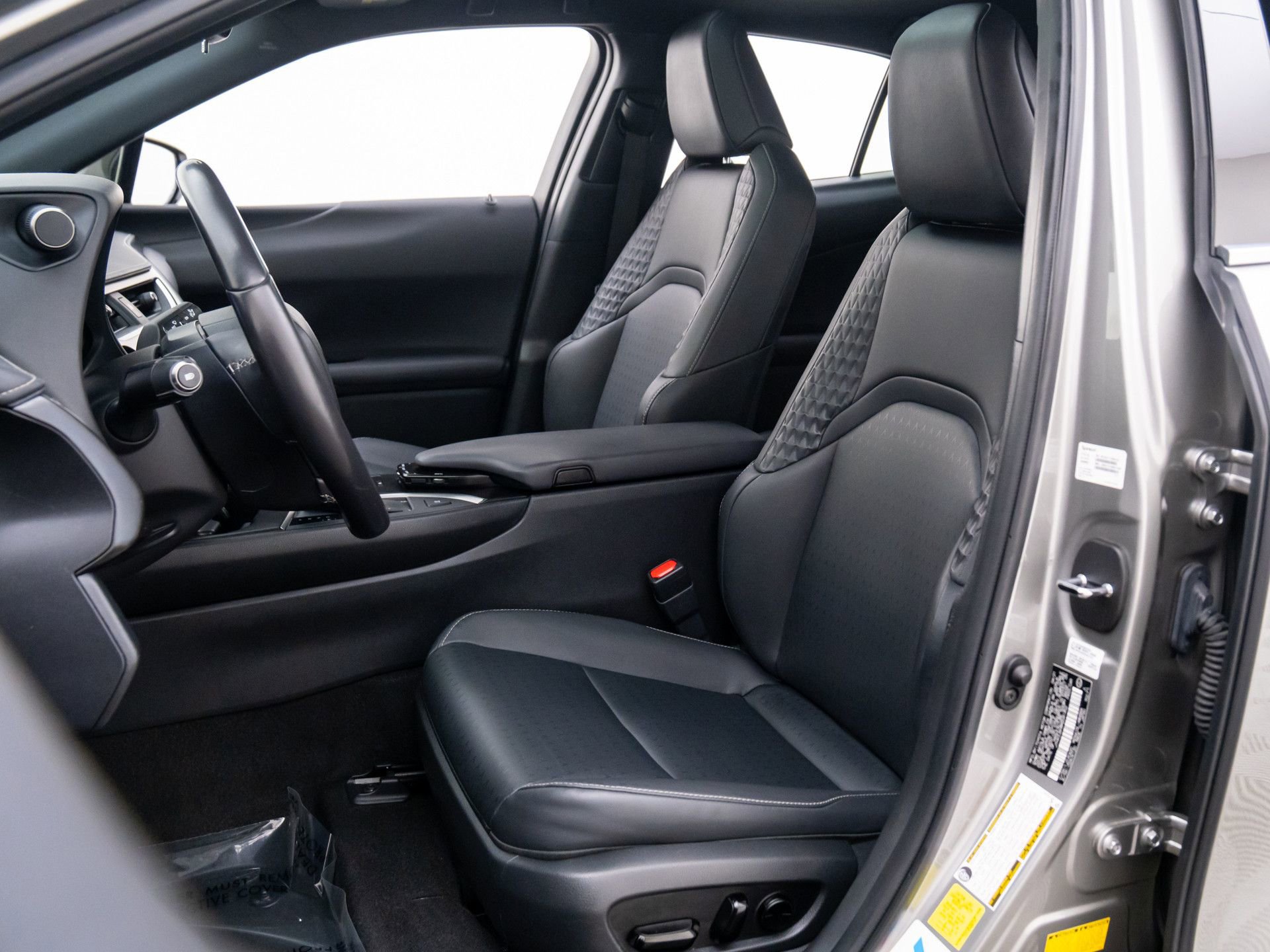 Used 2021 Lexus UX 200 w/ Accessory Package (Z1) image 15