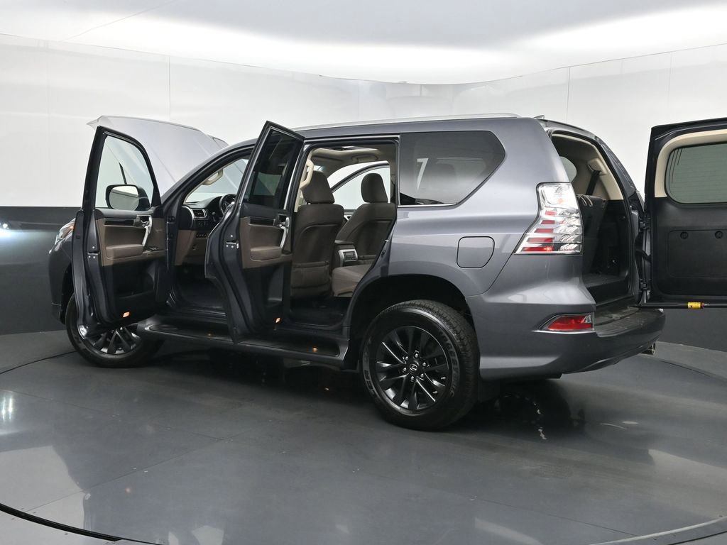 Used 2023 Lexus GX 460 Premium w/ Premium Package image 41