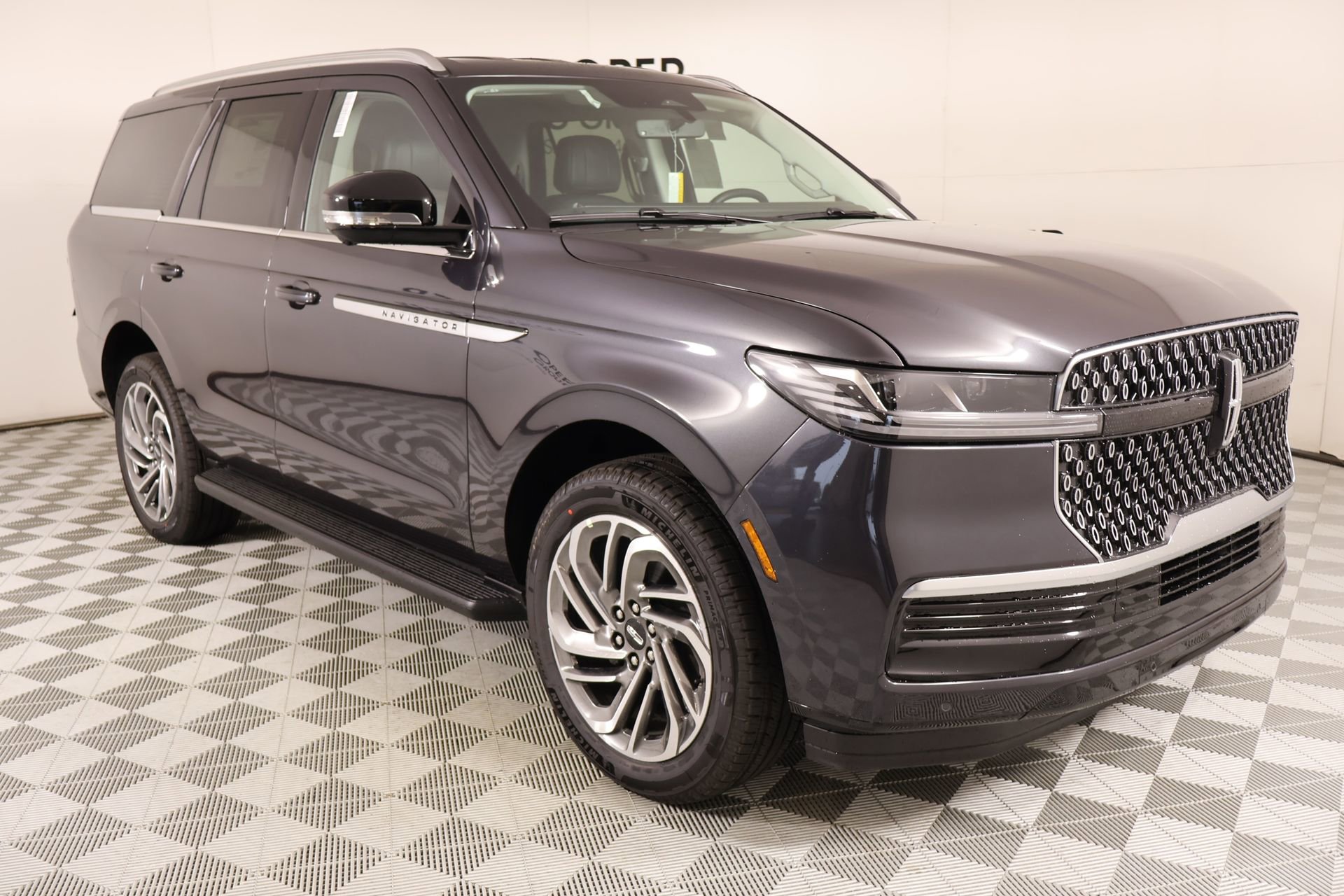 New 2026 Lincoln Navigator Premiere AWD/4WD image 1