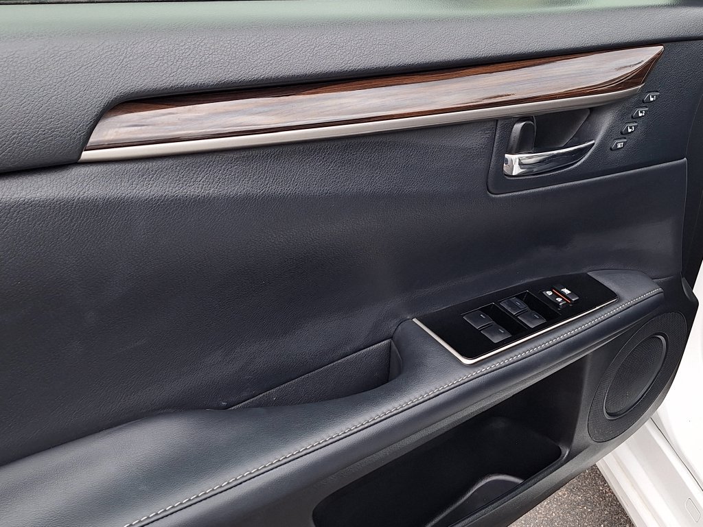 Used 2017 Lexus ES 350 w/ Luxury Package FWD image 9