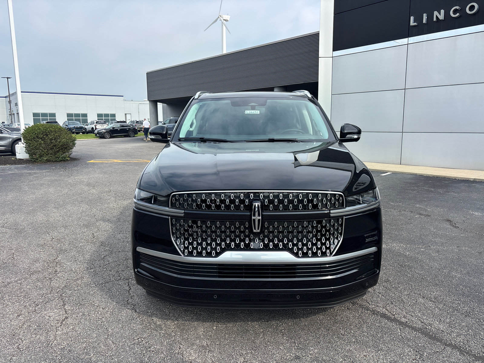 New 2026 Lincoln Navigator Reserve AWD/4WD image 2