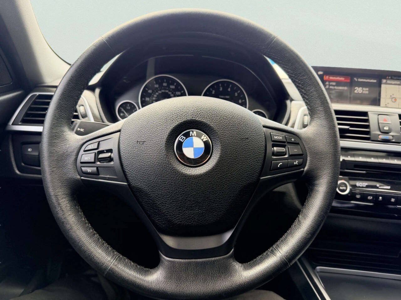 Used 2018 BMW 320i xDrive Sedan AWD/4WD image 30