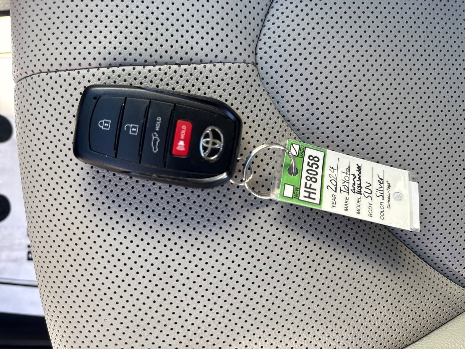 Used 2024 Toyota Grand Highlander Limited image 29