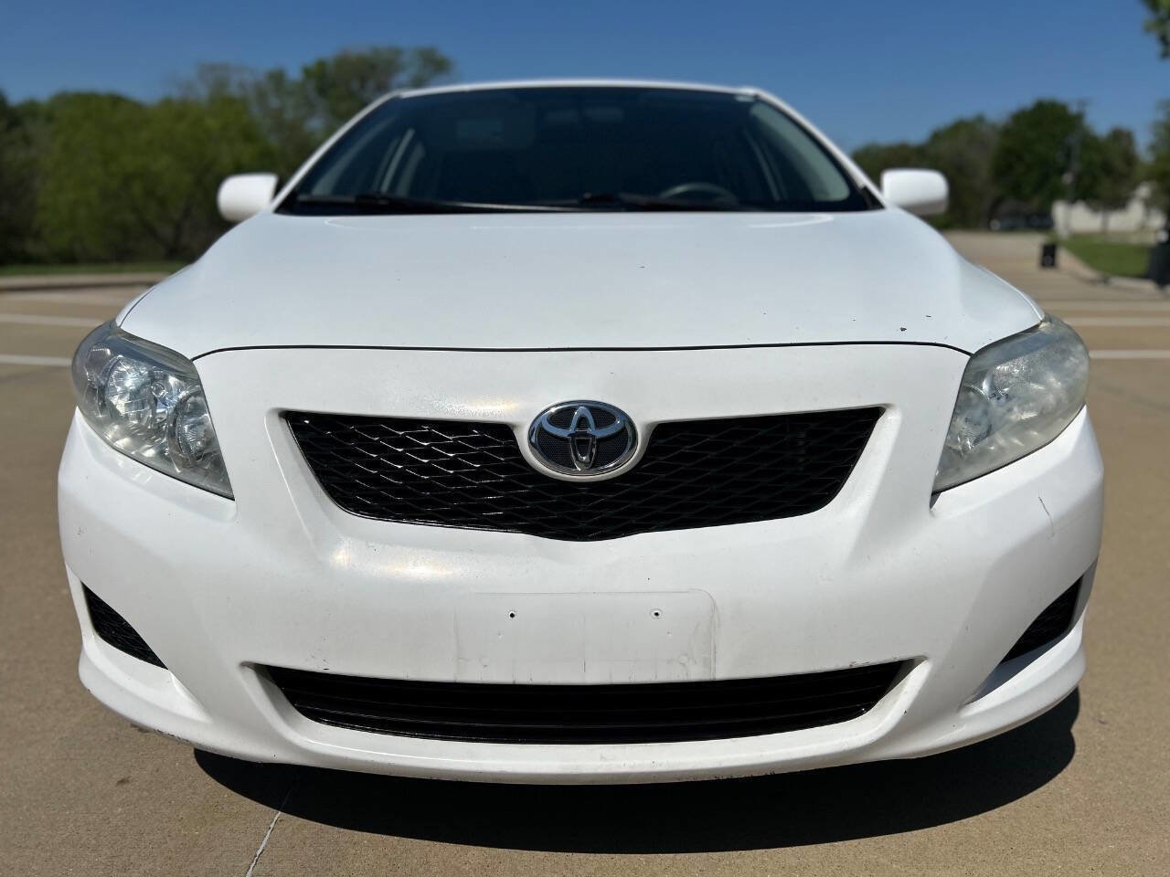 Used 2010 Toyota Corolla LE FWD image 3