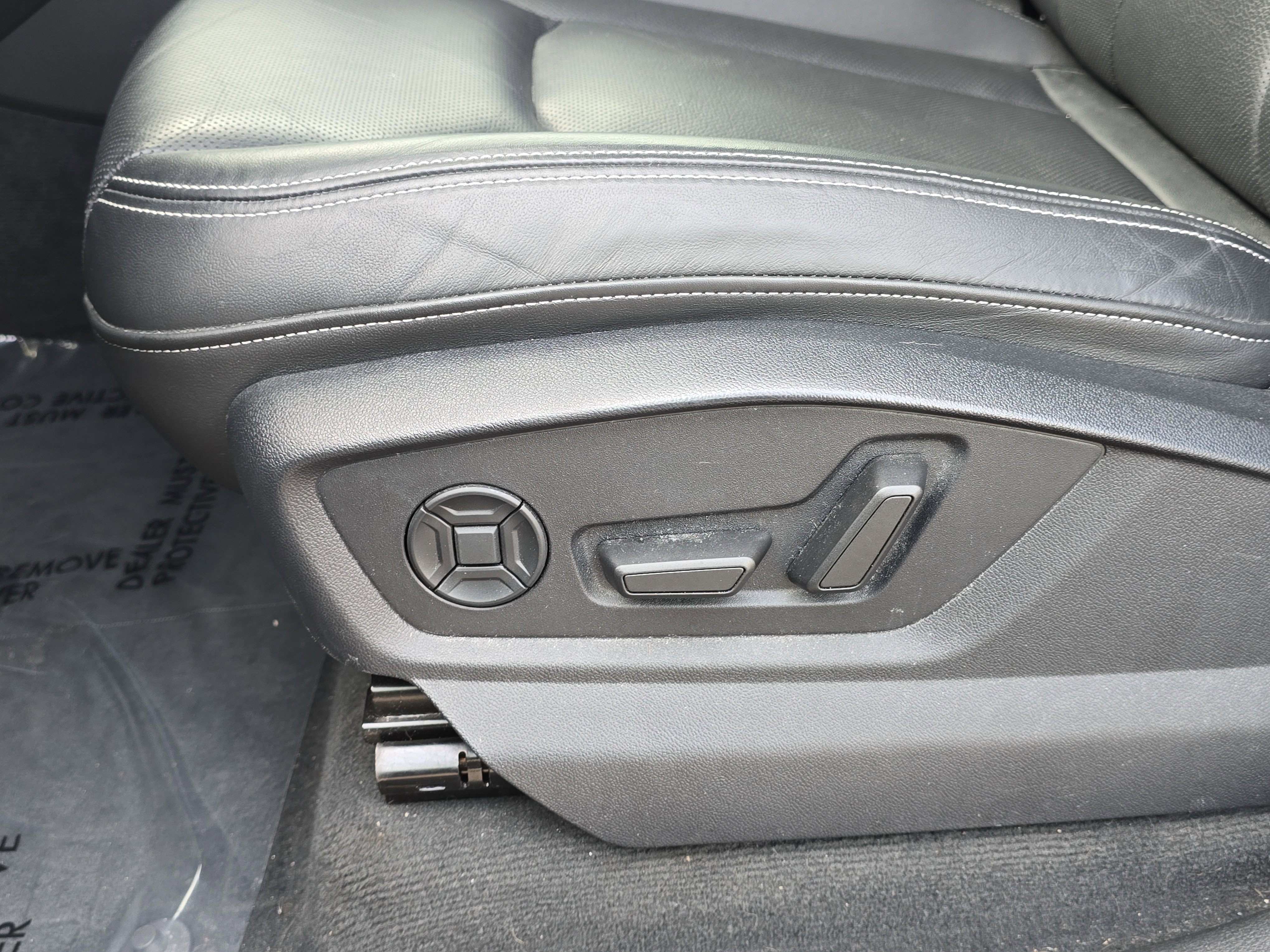 Used 2023 Audi Q8 Prestige image 20