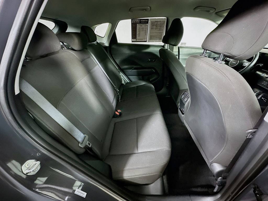 Used 2025 Hyundai Kona SEL FWD image 11