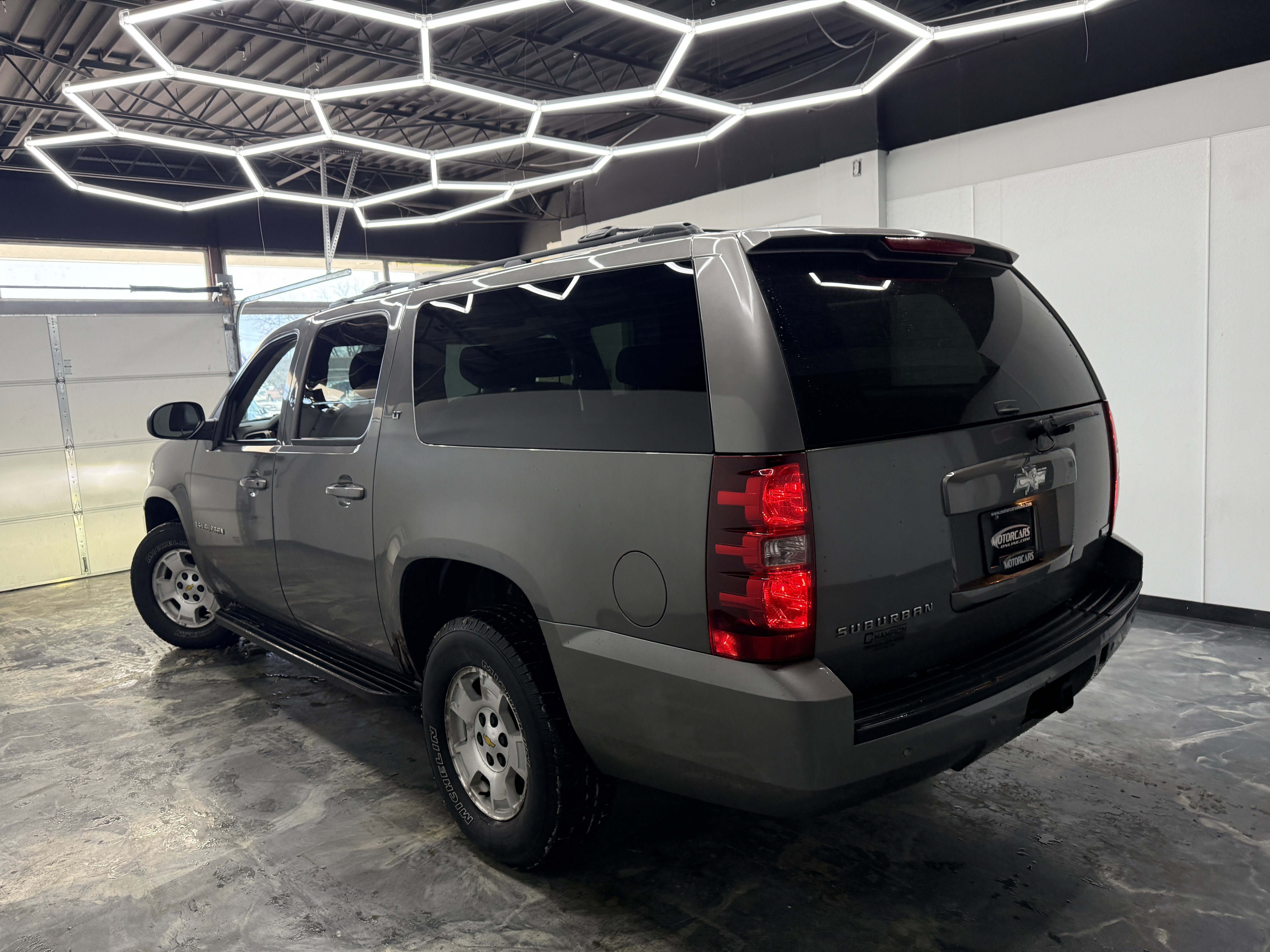 Used 2008 Chevrolet Suburban LT w/ LT Preferred Equipment Group image 3
