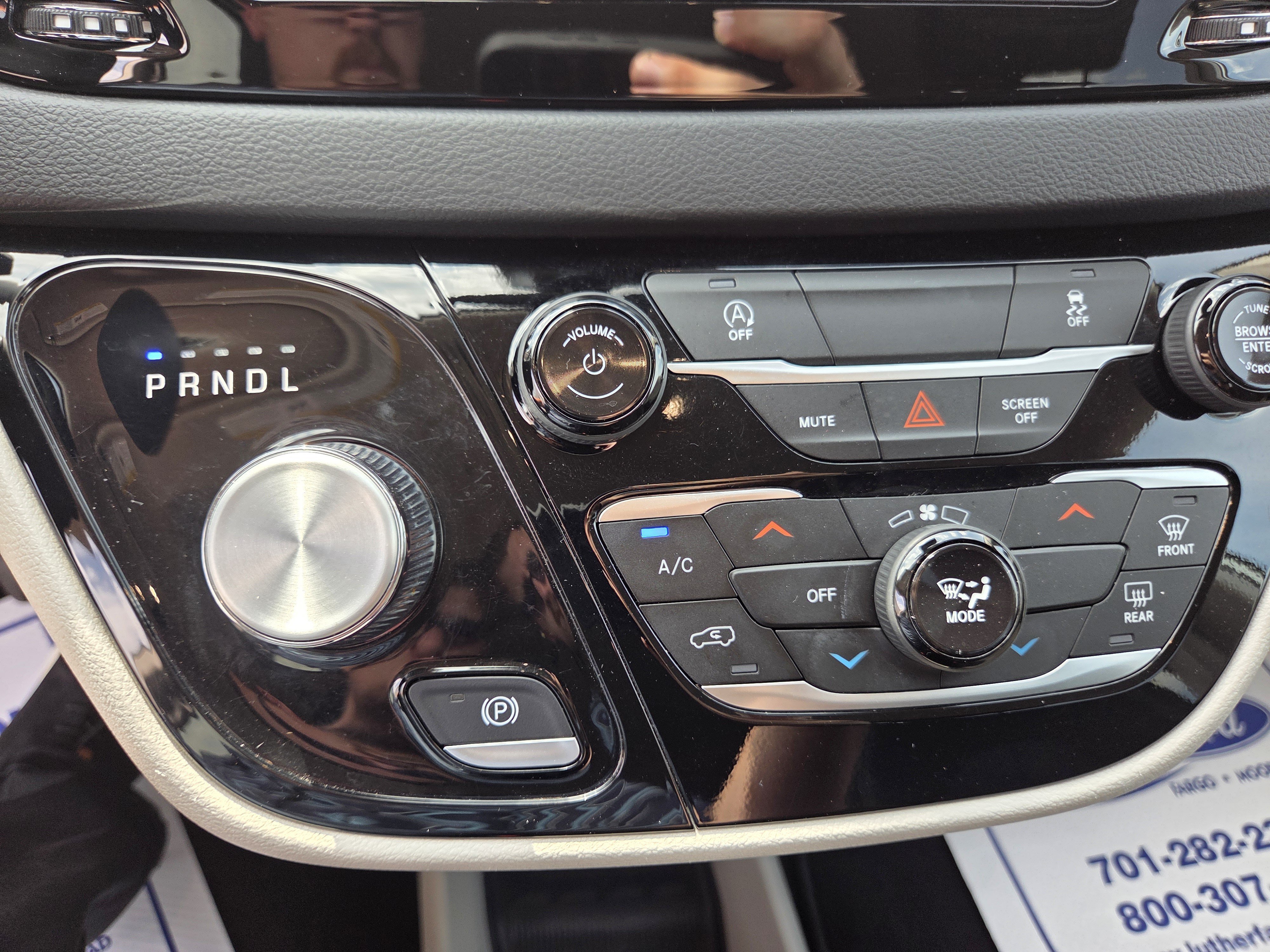 Used 2024 Chrysler Voyager LX FWD image 17