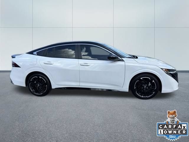 Used 2026 Nissan Sentra SR w/ Floor Mat Package FWD image 2