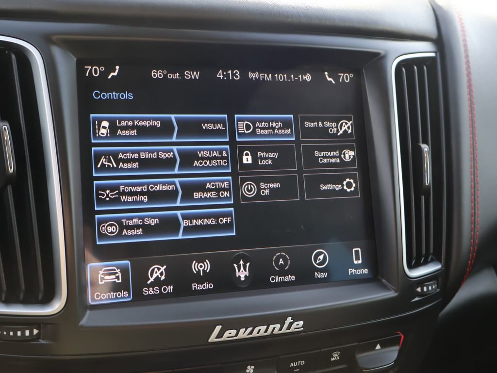 Used 2020 Maserati Levante GranLusso image 41