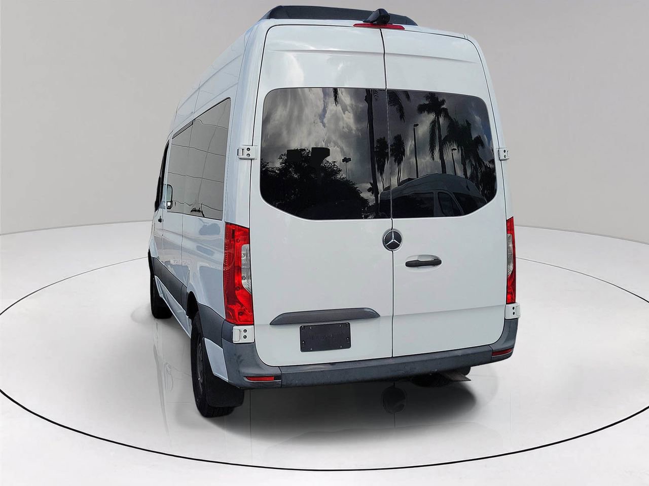 Used 2021 Mercedes-Benz Sprinter 2500 image 4