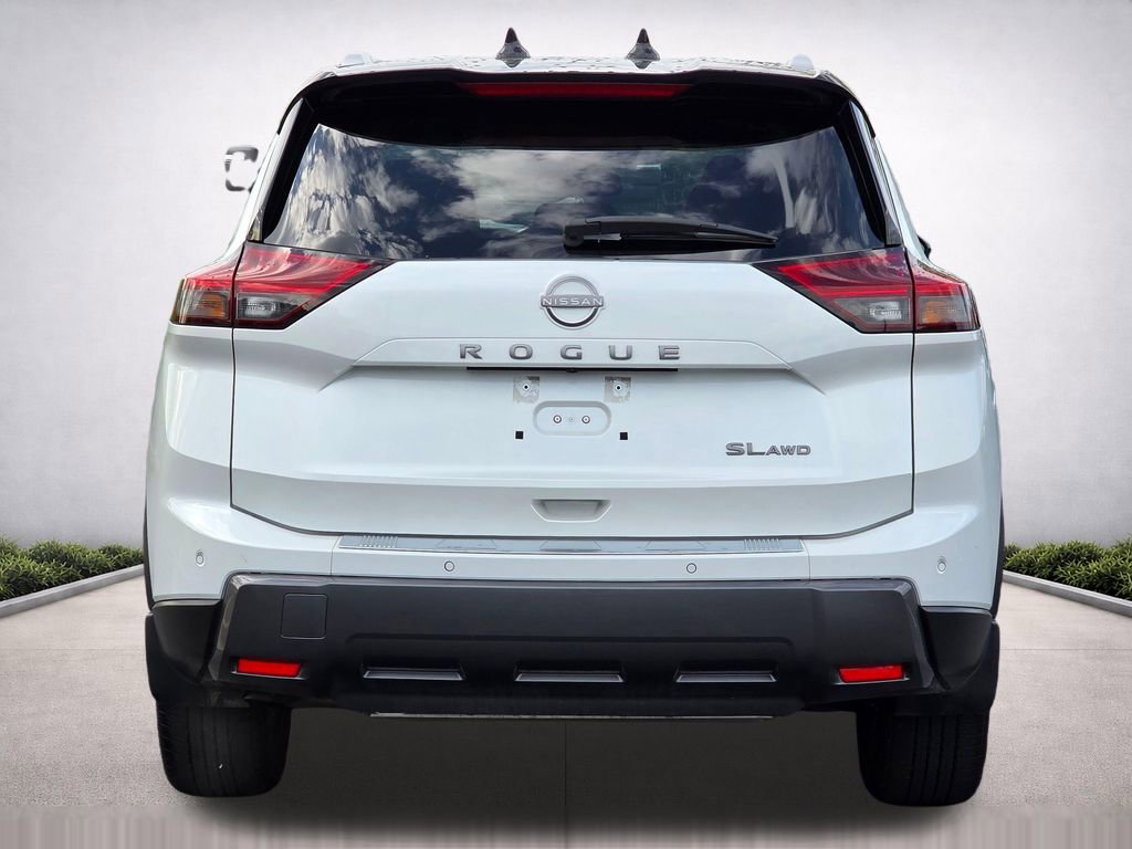 Used 2025 Nissan Rogue SL w/ Tech Package AWD/4WD image 6