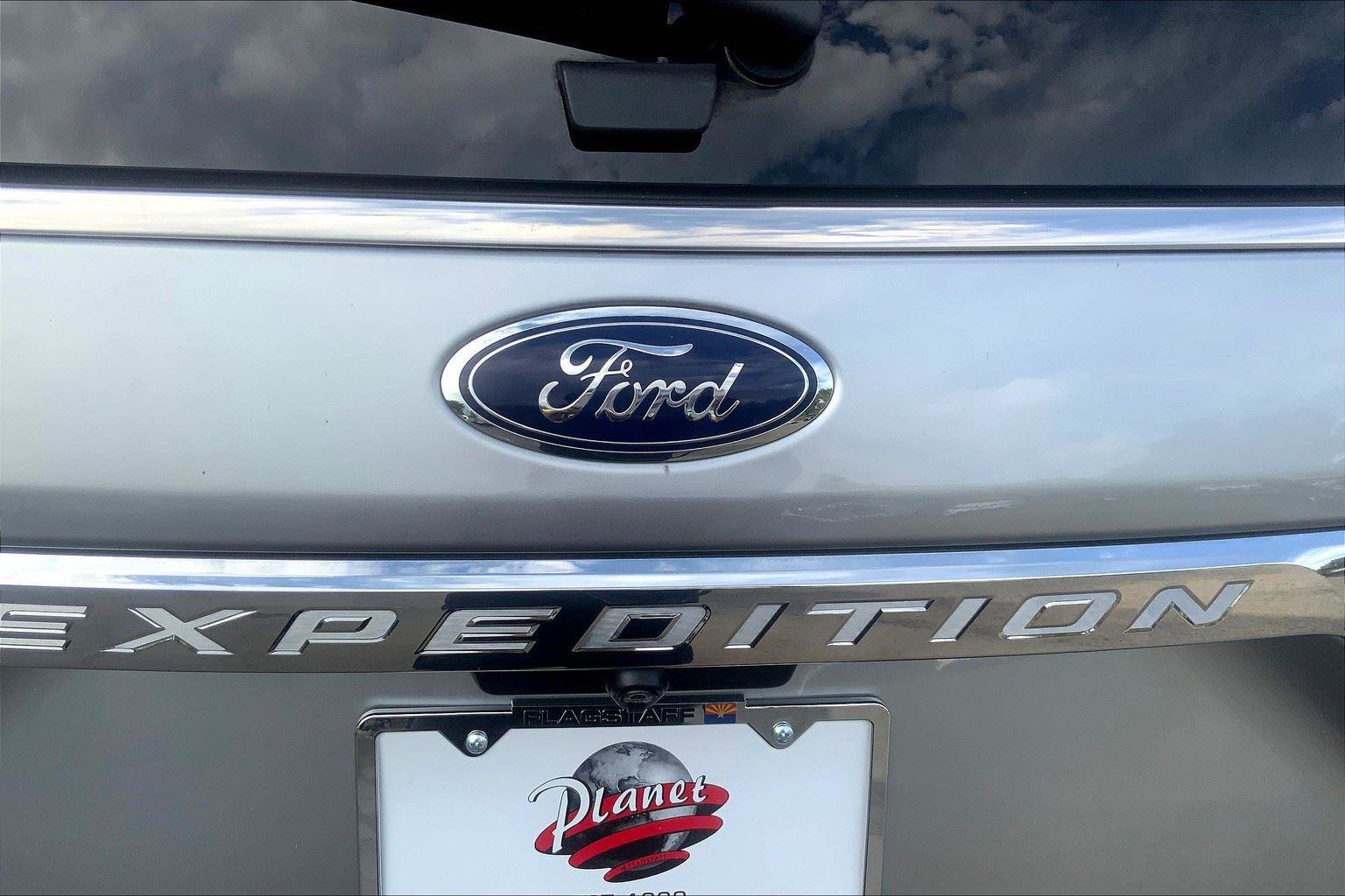 Used 2020 Ford Expedition Limited image 32