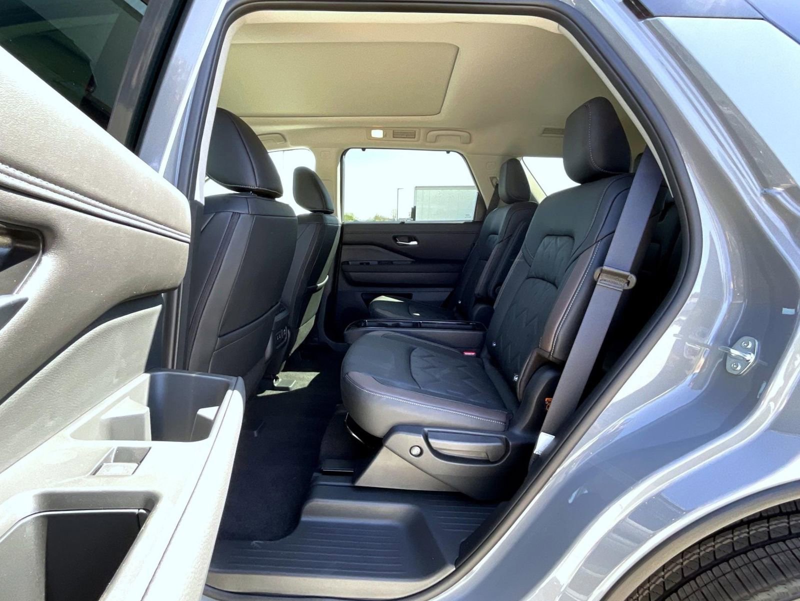 New 2026 Nissan Pathfinder Platinum AWD/4WD image 22