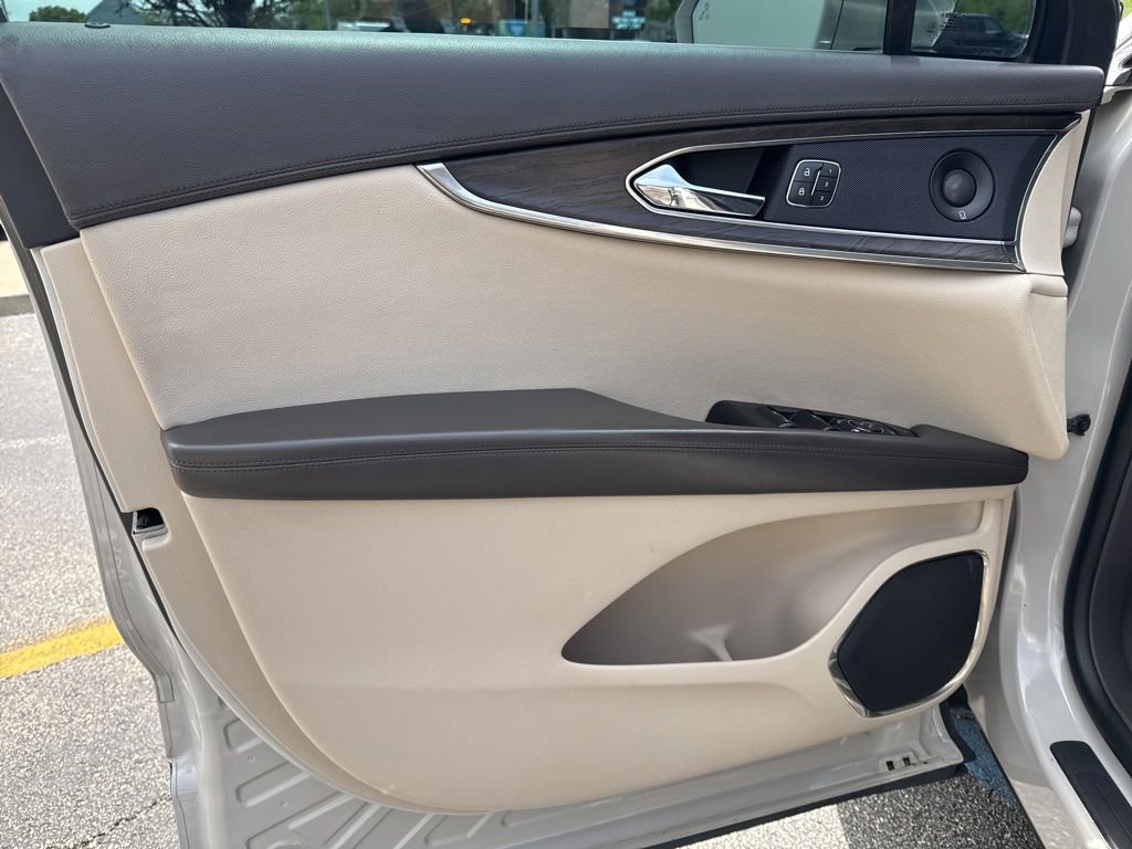 Used 2019 Lincoln Nautilus Reserve w/ Driver Assistance Package AWD/4WD image 10