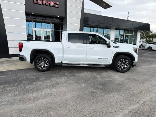 Used 2024 GMC Sierra 1500 SLT w/ SLT Premium Plus Package AWD/4WD image 10