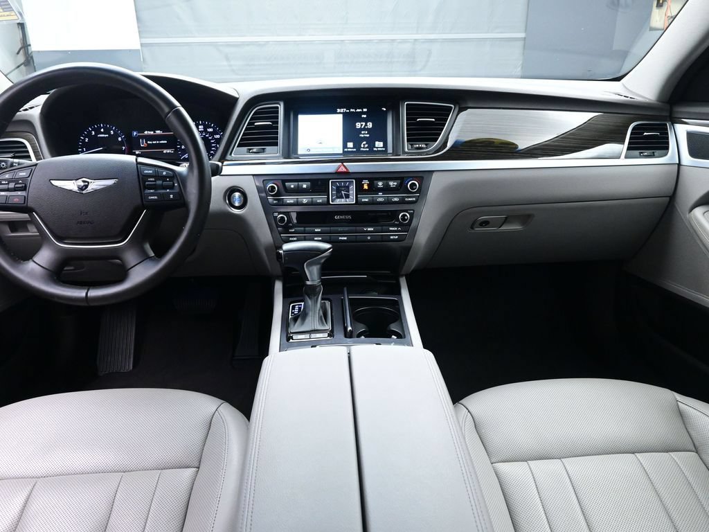 Used 2020 Genesis G80 3.8 RWD image 9