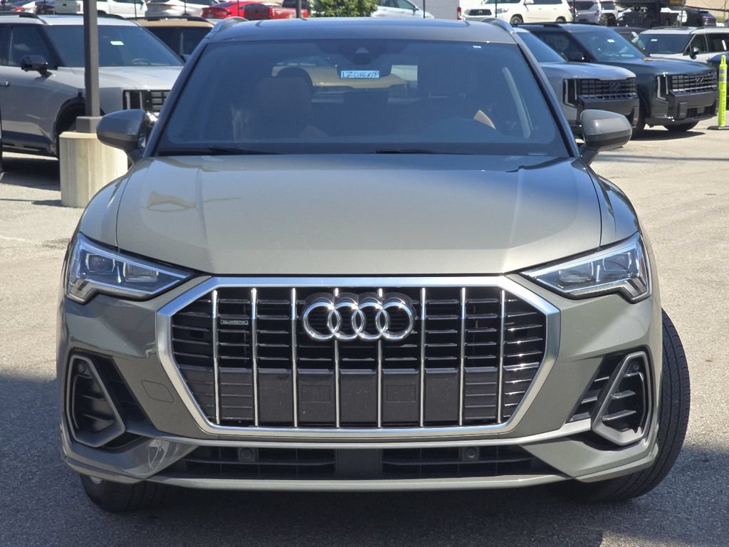 Used 2020 Audi Q3 2.0T Premium Plus w/ Premium Plus Package AWD/4WD image 10