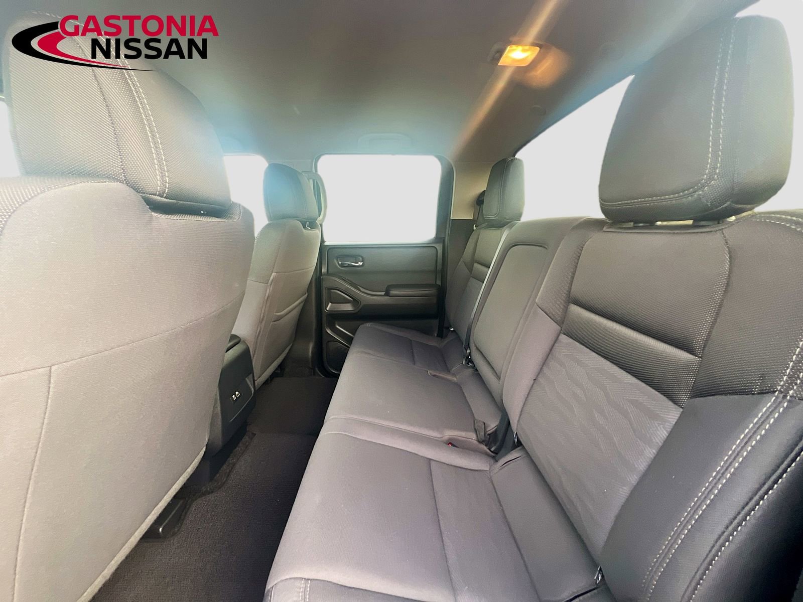 Used 2023 Nissan Frontier SV image 30