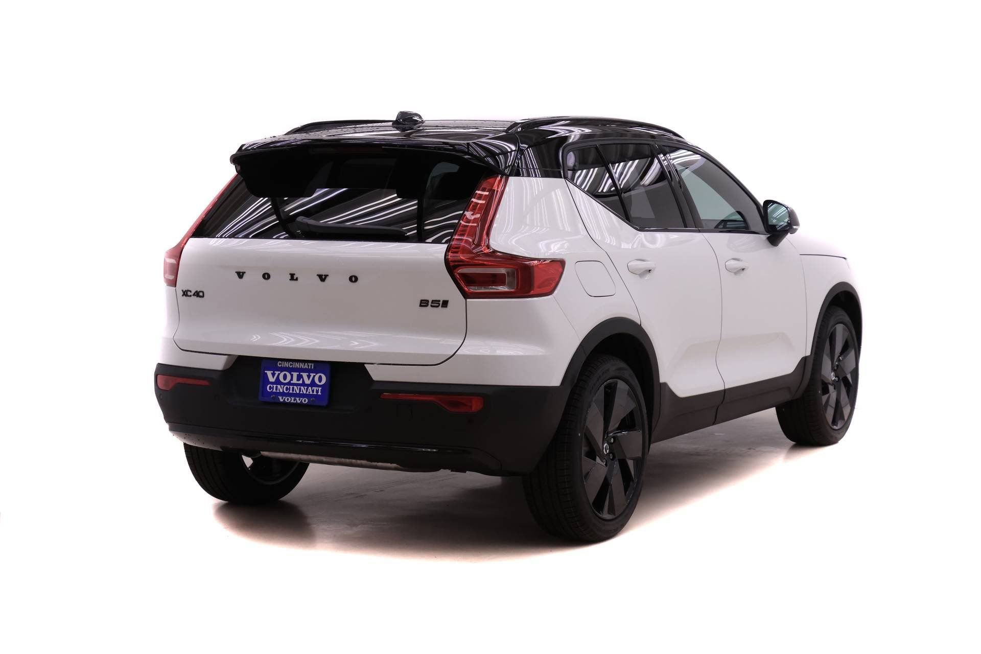 New 2026 Volvo XC40 B5 Ultra w/ Protection Package Premier AWD/4WD image 4