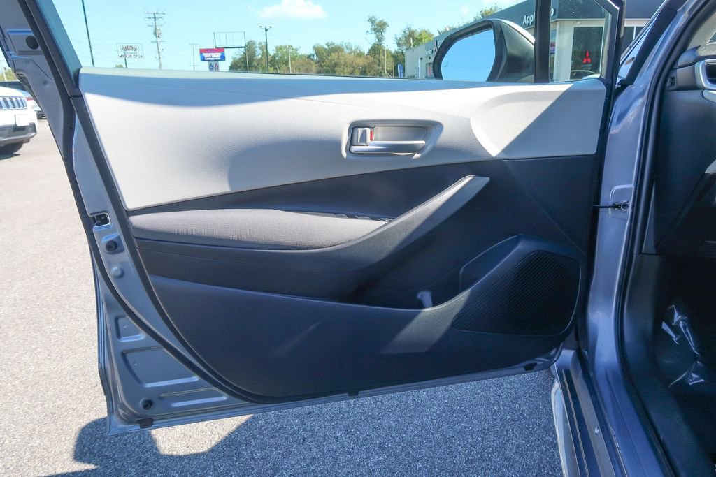 Used 2020 Toyota Corolla LE w/ LE Premium Package image 25
