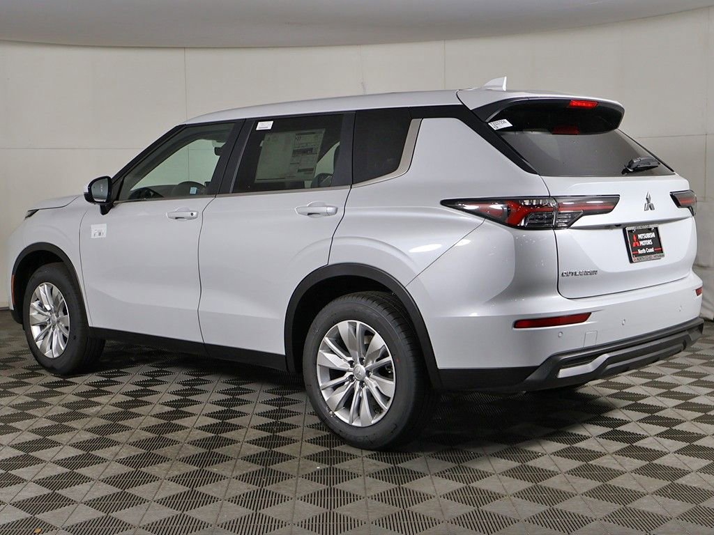 New 2026 Mitsubishi Outlander ES AWD/4WD image 10