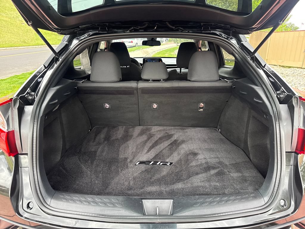 Used 2018 Toyota C-HR XLE FWD image 8