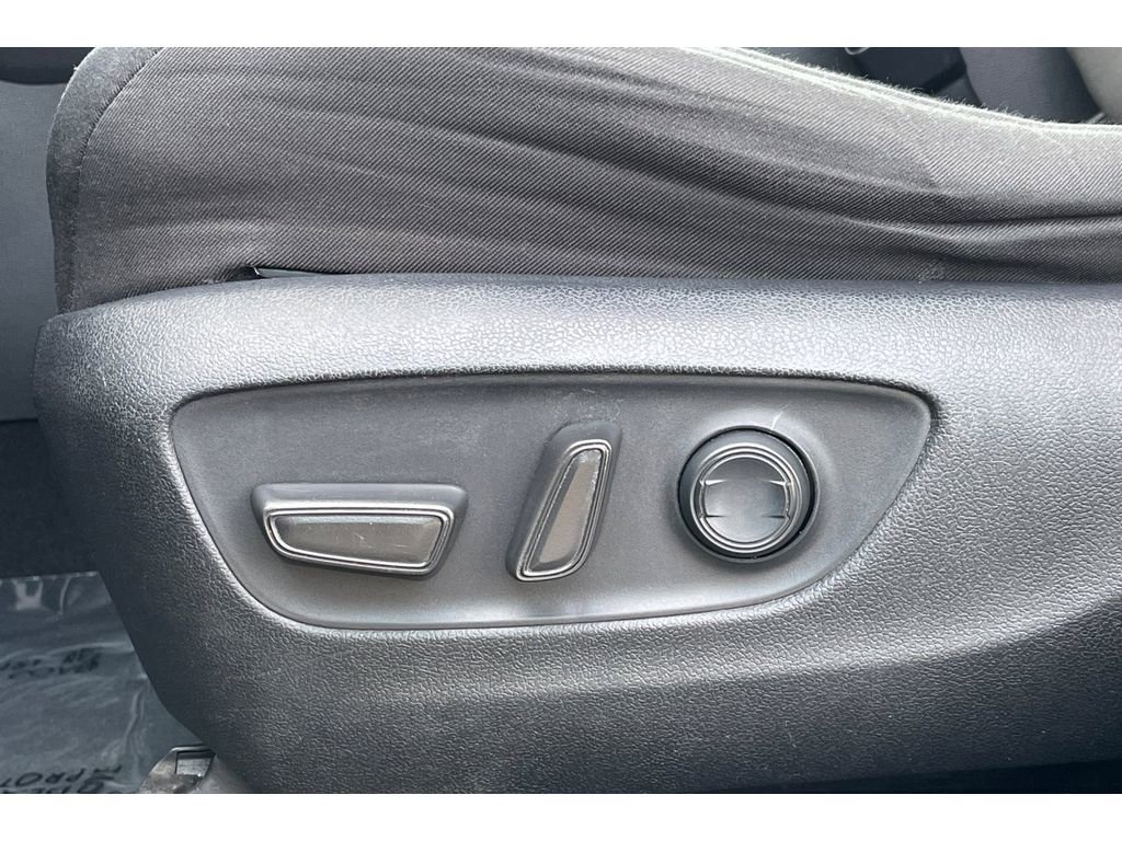 Used 2021 Toyota RAV4 XLE w/ Carpet Mat Package (TMS) image 14